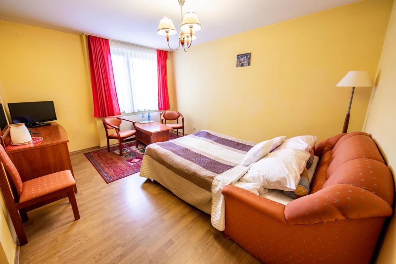 Wald 3* Warszawa